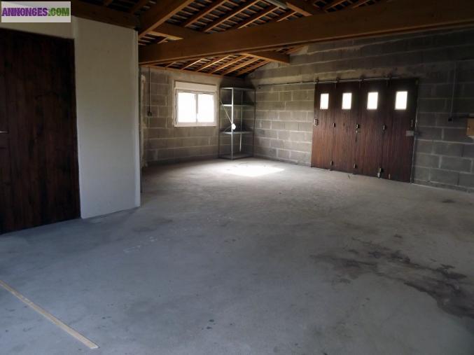 MAISON AU CENTRE D'UN BOURG