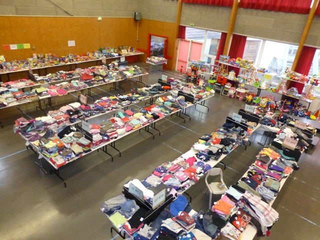 Bourse aux vêtements enfants, jouets et puériculture