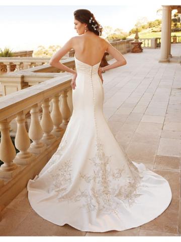 Robe de mariée et robe de soirée