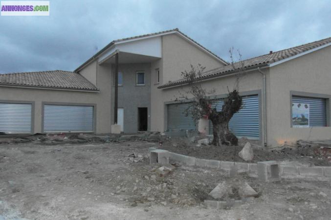 Loue locaux commerciaux