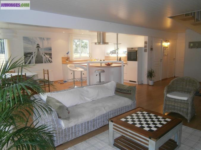 MAISON BOIS BORD DE MER