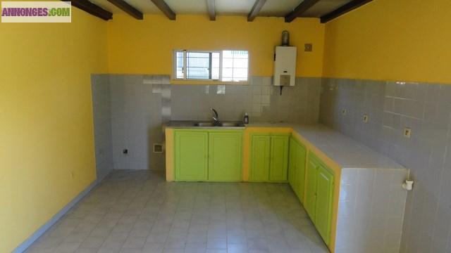 VILLA F4 + F2 DE 170 M² SUR 700 M²