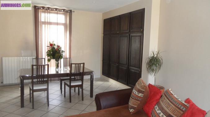 Marseille La Valbarelle. Villa de "type 6" 110m²