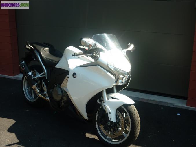 A vendre vfr 1200 f