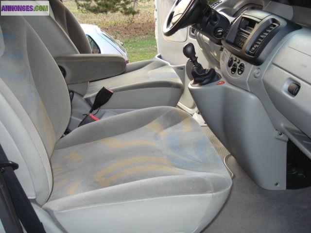 Renault Trafic 2 passenger dci 100 expression 7 places