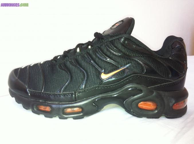 CHAUSSURES NIKE TN Taille 42/43 neuve