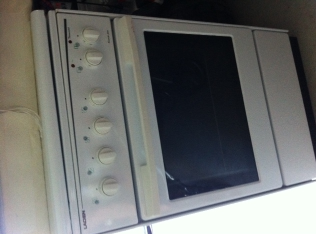 FOUR et PLAQUES ELECTRIQUES