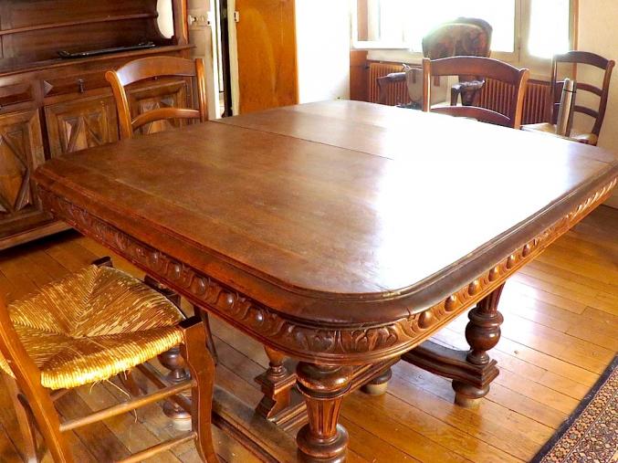 Table chêne bradée (rallonges + 12 pers)