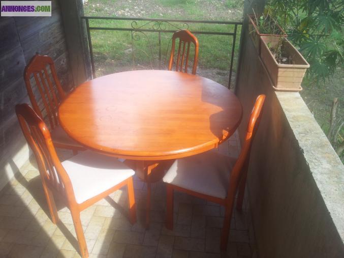 1table et 4 chaises de séjour