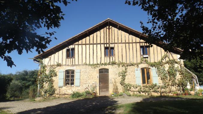 Maison gersoise plus gîte