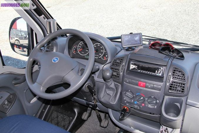 A donnCamping-car Fiat Ducato