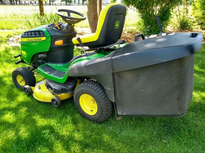 Tracteur de pelouse John Deere X155R