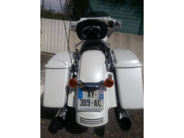 Moto HARLEY DAVIDSON Street-Glide