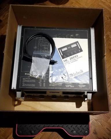 Amplificateur McInTosh MC-2600 LED/1200 W