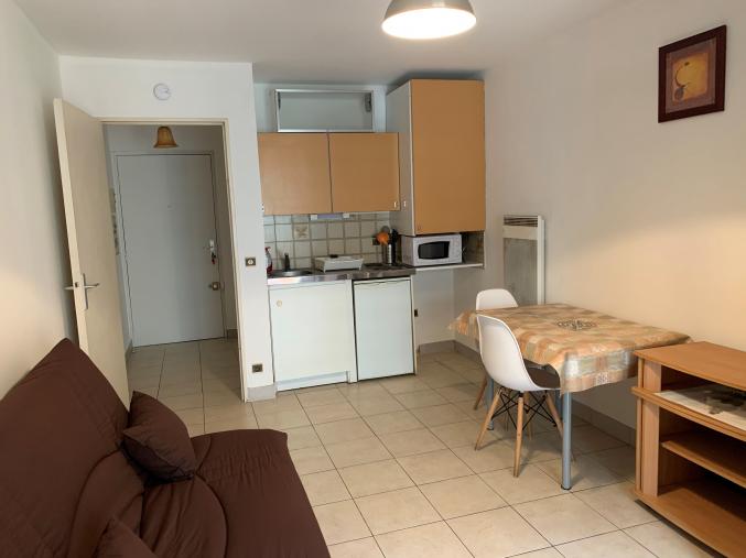 Joli studio entièrement meublé 24m², proximité TRAM et commerces