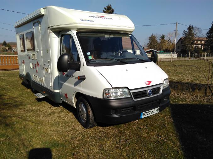 Vends camping car ROLLER TEAM 215 P