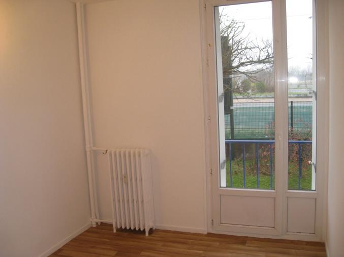 BEAU F2,40m2,très clair,sans vis à vis,résidence, calme,parking,cave,ensoleillé,,
