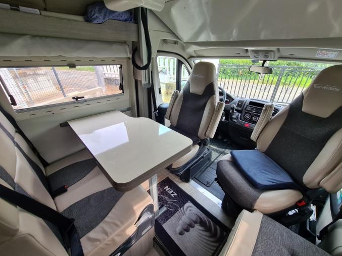 Un camping car de marque Fort Vendome de 2019 en super état