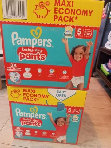 Couches Pampers pants n'5 neuf