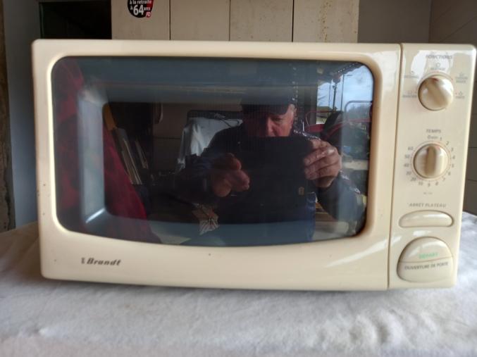 Vend Four micro-onde