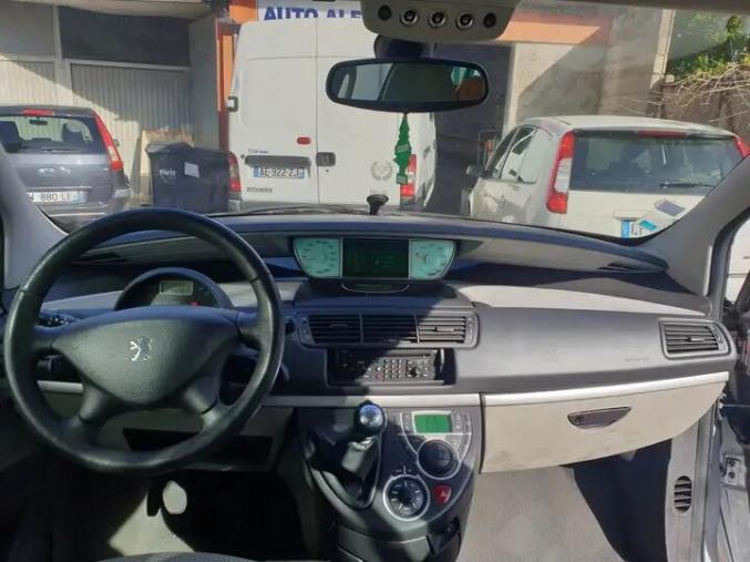 Peugeot 807 2.2 16V Navteq on Board