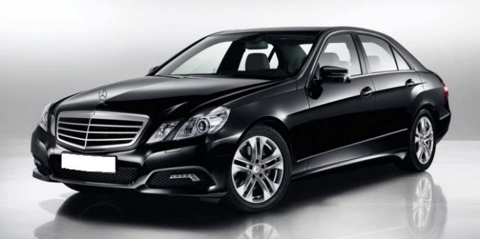 Mercedes Classe E noire pour votre mariage