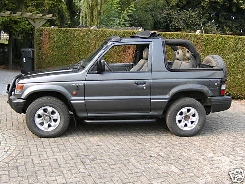 4X4  MITSUBISHI  PAJERO " CABRIOLET AVEC AIRCO "
