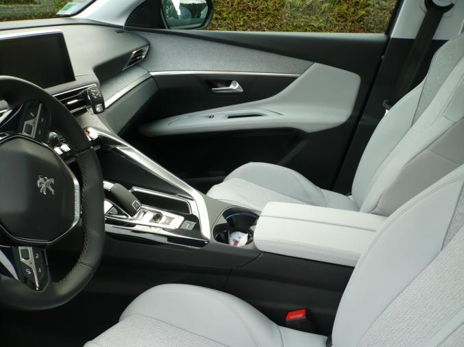 Peugeot 3008 essence 130cv -Allure-boite auto