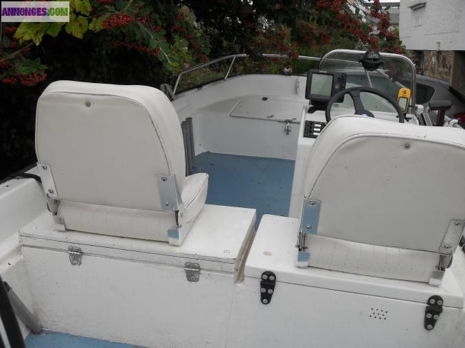 Arcoa 137 type boston whaler