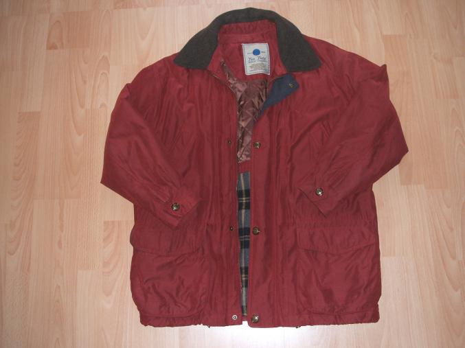 Manteau de couleur bordeau