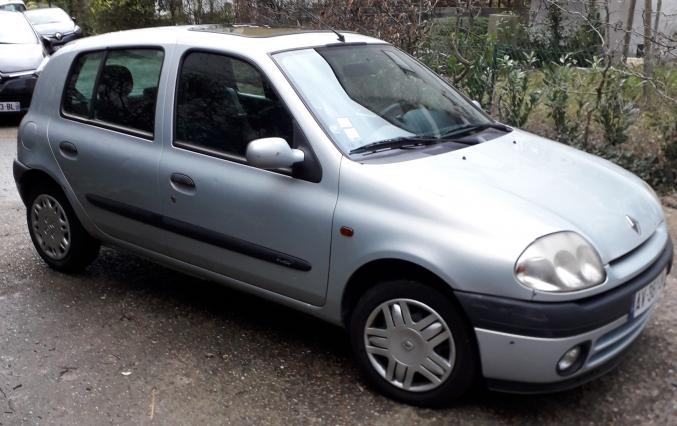 Clio II 1.4 Ludo - Distribution et allumage neufs