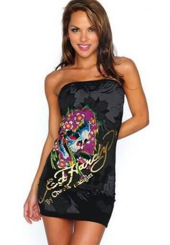 Ed hardy à vendre dans la jupe des femmes 