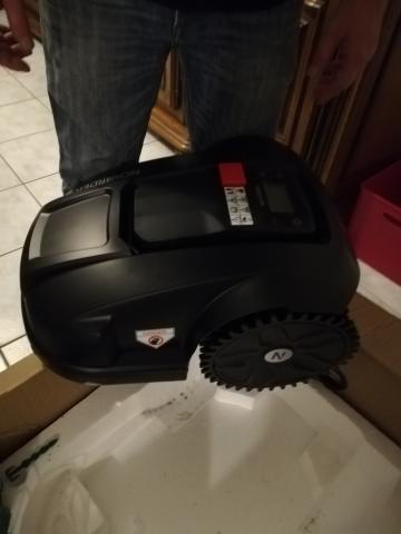 Vend tondeuse connectée