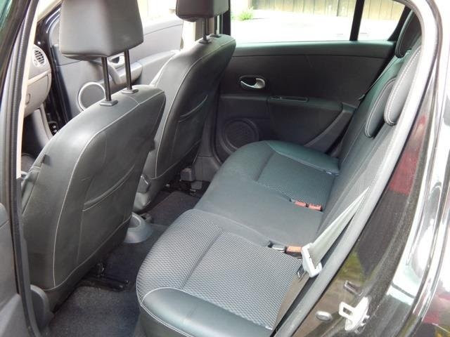 Renault clio 3 1.5 dci 70 ch en bonne état