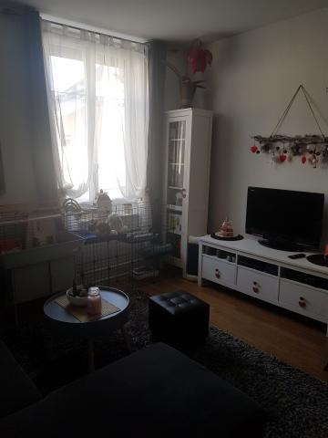 F2 DANS MAISON DE VILLE