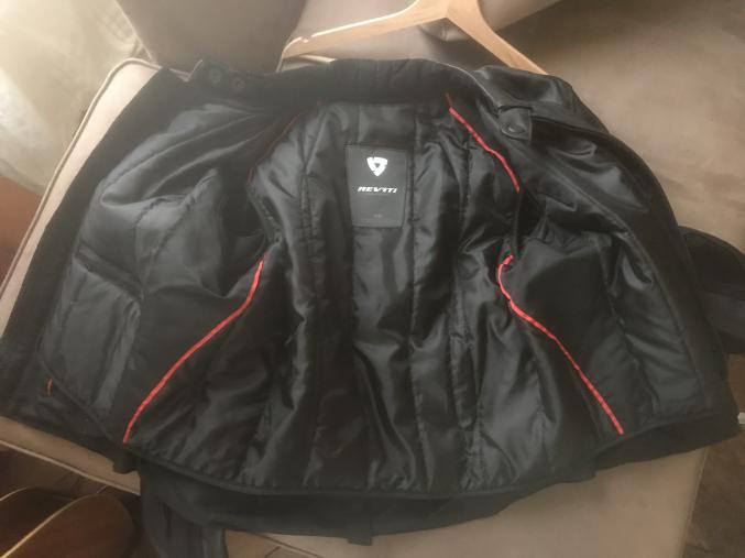 Cuir Moto Rev'it Femme T.40 ET sa dorsale