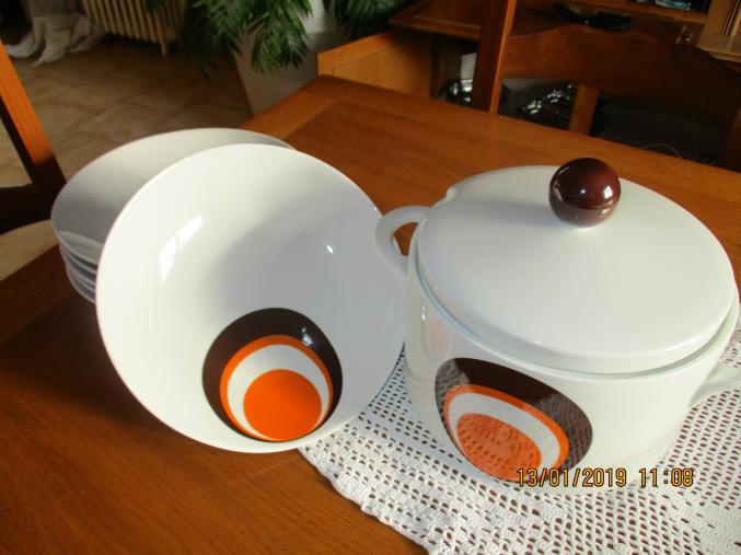 Soupière + assiettes