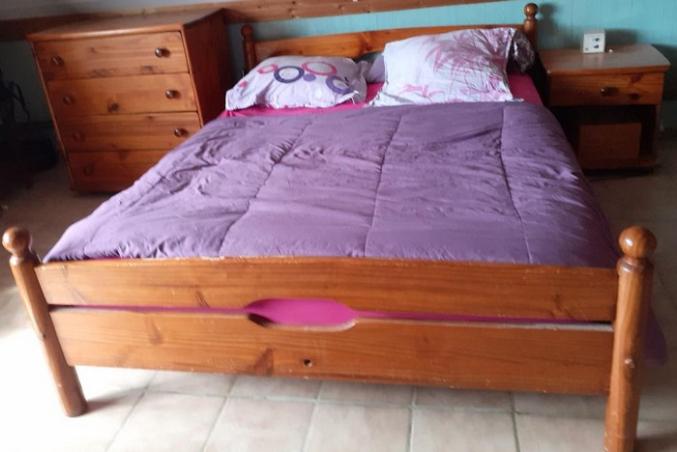 VENDS CHAMBRE EN PIN (marque Pinède)