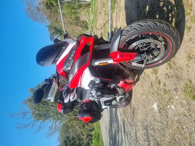 Ducati multistrada 1200s 