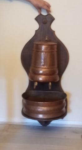 Fontaines anciennes cuivre et etain