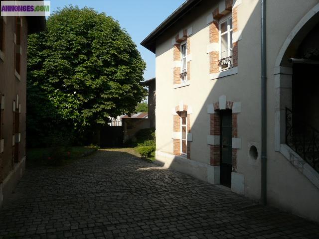 MAISON DE CARACTERE A VENDRE