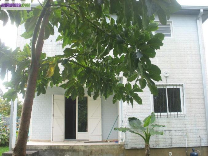 Maison villa F4 sur Sainte-Suzanne