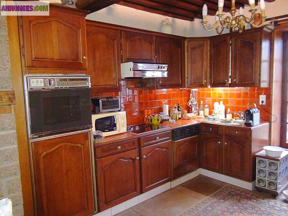 MAISON EN PLEIN COEUR DU VILLAGE