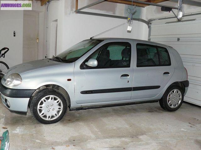 RENAULT CLIO II 1.9 D RXE 5P