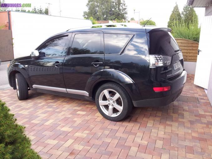 Mitsubishi outlender 2.0 D-ID INTENSE +