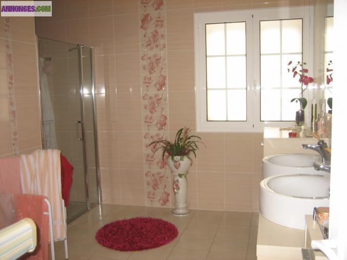 Vend villa de plain pied  comme neuve