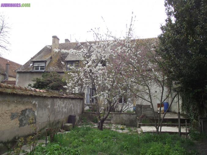 Particulier vend maison ancienne à rénover