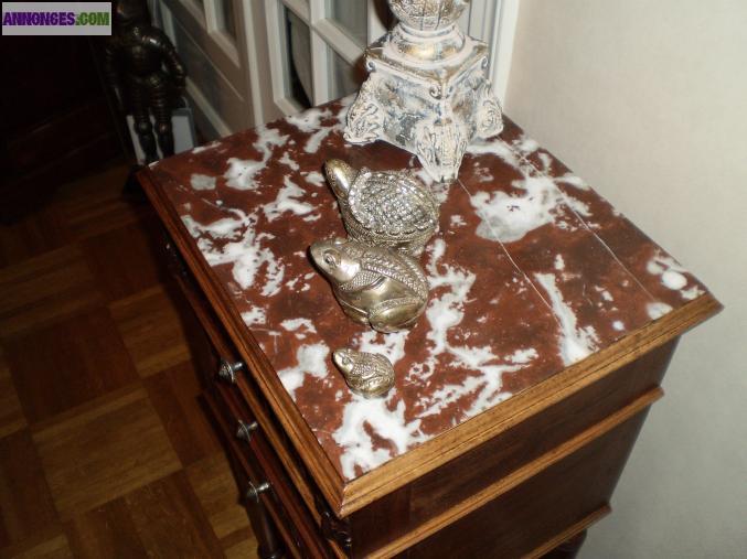 Petit  meuble sellette Louis XVI