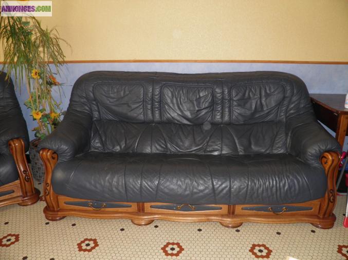 Canapé en cuir et 2 fauteuilles