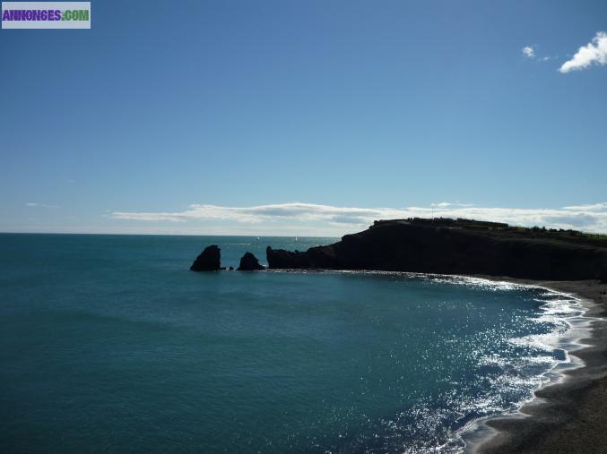 T2 cabine cap d'agde les falaises bord du mer